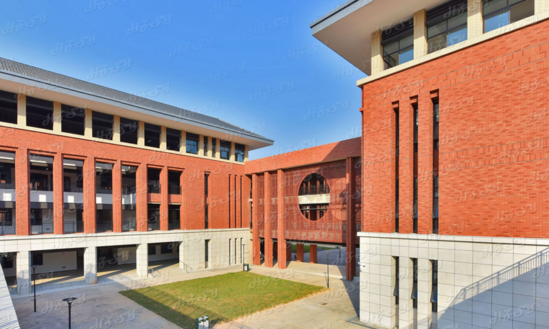开学季，，，888集团助力一波校园上新