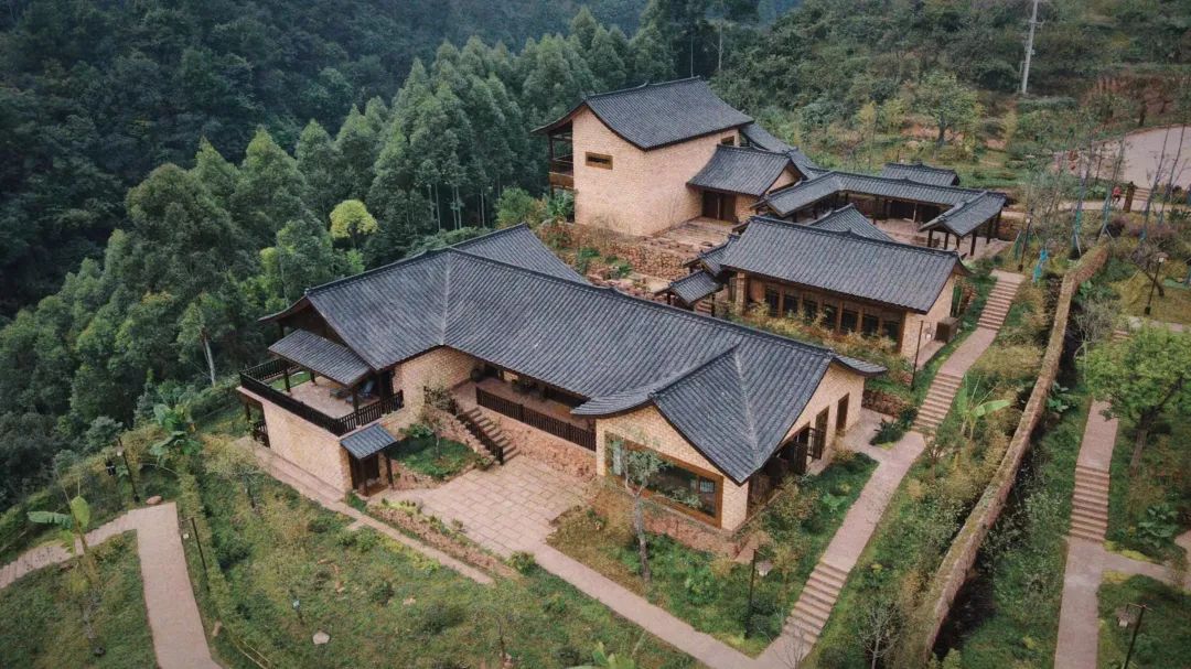 助力漂亮墟落建设 勾勒幸福人居新画卷_888集团瓦业助力漂亮墟落建设